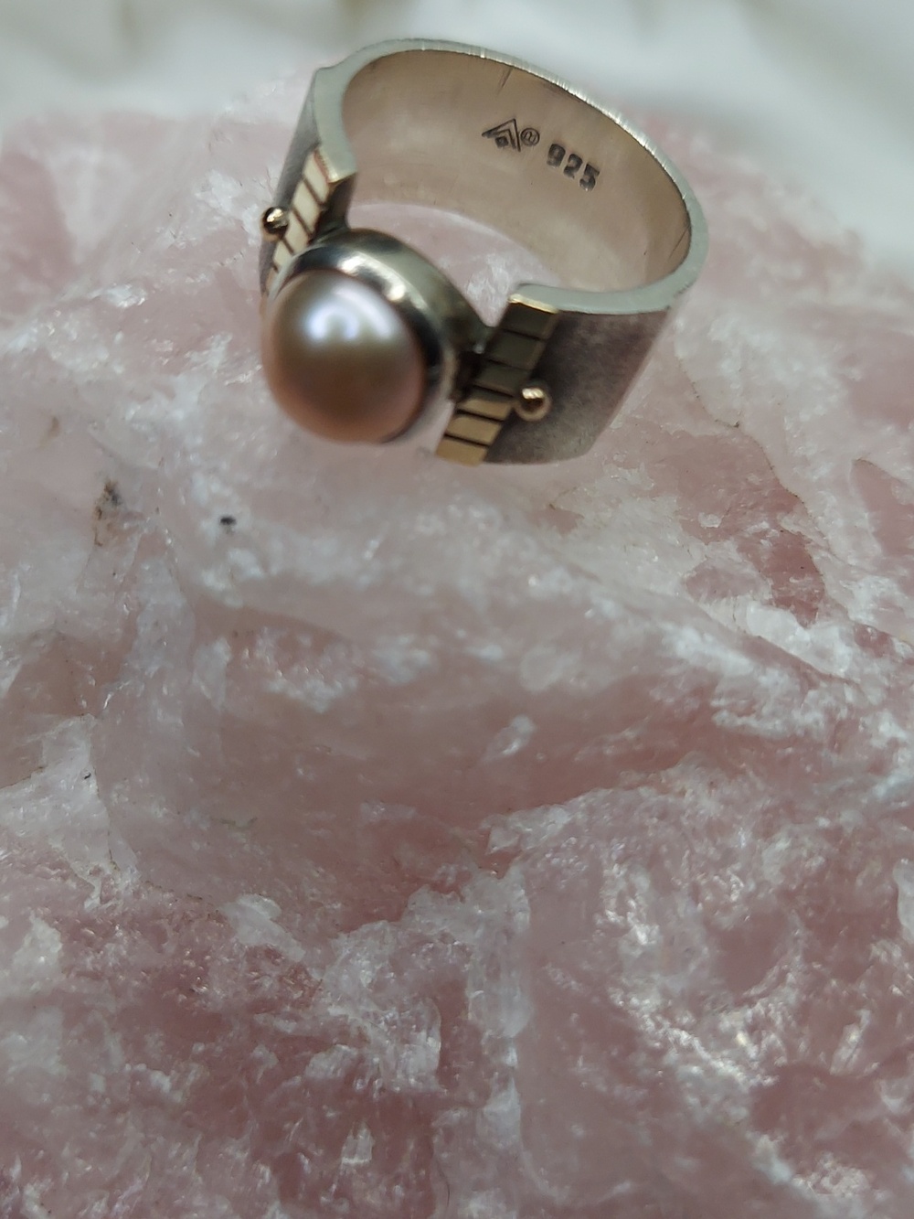 Silpada Silver Ring with Cream Pearl Accent - Picture 2 of 3
